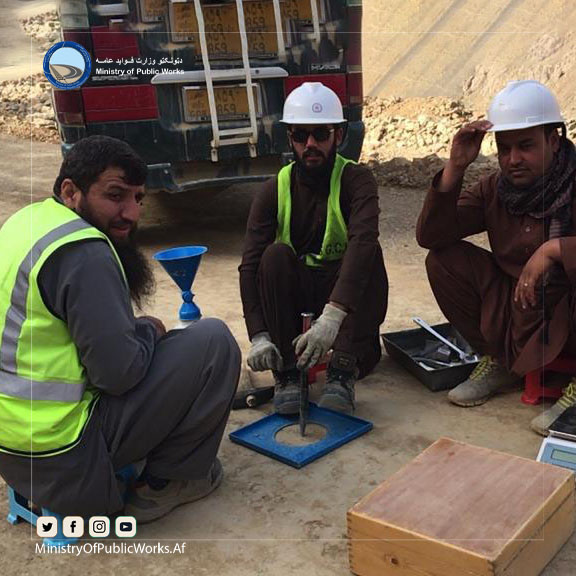 دایکندی: کار اعمار و ساختمان سرک رباط - میرامور ۵۷ فیصد پیشرفت کاری دارد