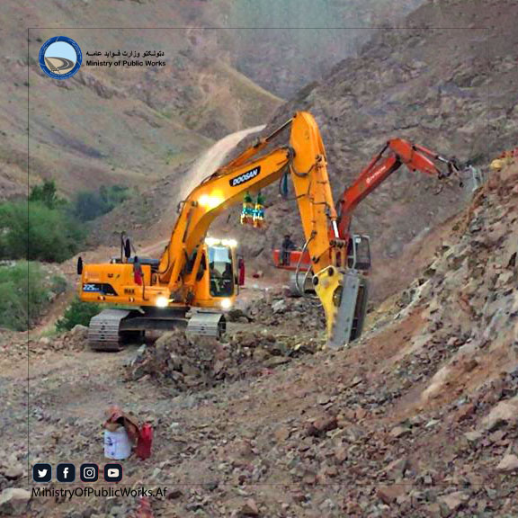 دایکندی: کار اعمار و ساختمان سرک رباط - میرامور ۵۷ فیصد پیشرفت کاری دارد