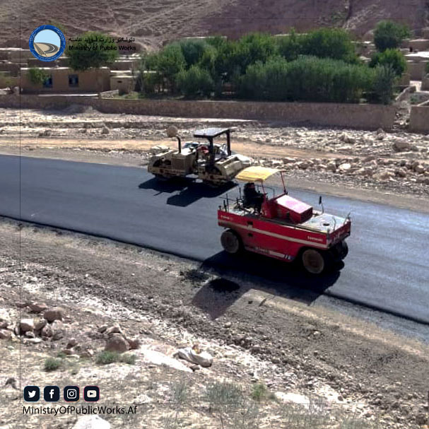 سرک حلقوی افغانستان: کار اعمار و ساختمان بخش اول سرک قیصار – لامان ۷۲ فیصد پیشرفت کاری دارد پروژه قیصار – لامان به طول مجموعی ۲۳۳ کیلومتر، تکمیل کننده سرک حلقوی افغانستان است که از ولایت بادغیس آغاز و به ولایت فاریاب ختم می گردد، دو بخش آن تحت کار قرار دارد.