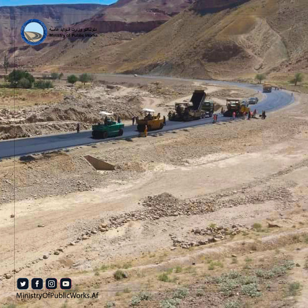 سرک حلقوی افغانستان: کار اعمار و ساختمان بخش اول سرک قیصار – لامان ۷۲ فیصد پیشرفت کاری دارد پروژه قیصار – لامان به طول مجموعی ۲۳۳ کیلومتر، تکمیل کننده سرک حلقوی افغانستان است که از ولایت بادغیس آغاز و به ولایت فاریاب ختم می گردد، دو بخش آن تحت کار قرار دارد.