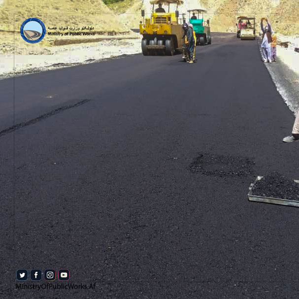 د افغانستان کړییز سړک: د قیصار – لامان سړک د لومړۍ برخې رغنیزې چارې ۷۲ سلنه پر مخ تللي د قیصار – لامان سړک، چې ټولټال ۲۳۳ کیلومتره اوږدوالی لري، له بادغیس ولایت څخه پیل او تر فاریاب ولایت پورې غځیږي چې اوس مهال یې په دوو برخو کار روان دی.