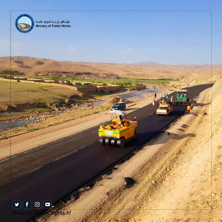 کار اعمار و ساختمان ۱۰ کیلومتر سرک در ولایت غور بیشتر از ۸۰ فیصد پیشرفت کاری دارد