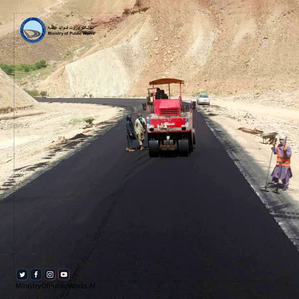 د افغانستان کړییز سړک: د قیصار – لامان سړک د لومړۍ برخې رغنیزې چارې ۷۲ سلنه پر مخ تللي د قیصار – لامان سړک، چې ټولټال ۲۳۳ کیلومتره اوږدوالی لري، له بادغیس ولایت څخه پیل او تر فاریاب ولایت پورې غځیږي چې اوس مهال یې په دوو برخو کار روان دی.