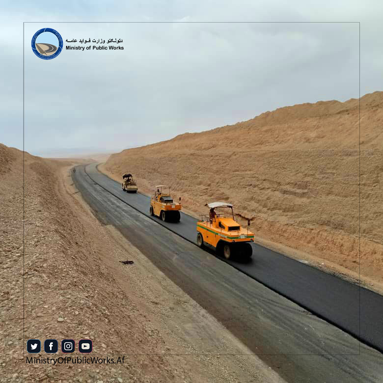 کار اعمار و ساختمان ۱۰ کیلومتر سرک در ولایت غور بیشتر از ۸۰ فیصد پیشرفت کاری دارد