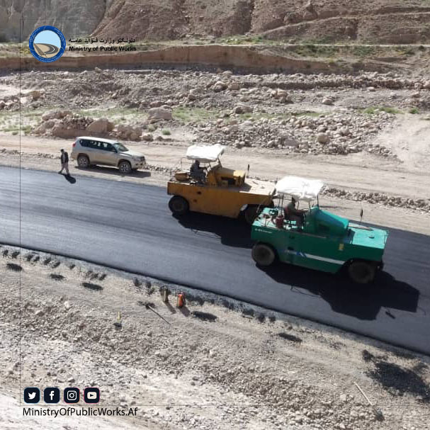 سرک حلقوی افغانستان: کار اعمار و ساختمان بخش اول سرک قیصار – لامان ۷۲ فیصد پیشرفت کاری دارد پروژه قیصار – لامان به طول مجموعی ۲۳۳ کیلومتر، تکمیل کننده سرک حلقوی افغانستان است که از ولایت بادغیس آغاز و به ولایت فاریاب ختم می گردد، دو بخش آن تحت کار قرار دارد.