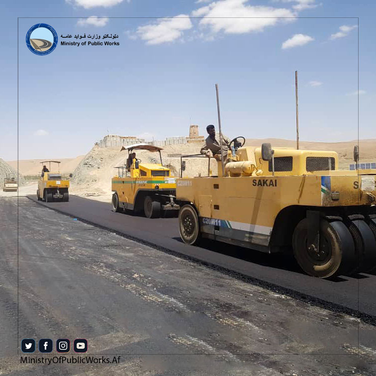 کار اعمار و ساختمان ۱۰ کیلومتر سرک در ولایت غور بیشتر از ۸۰ فیصد پیشرفت کاری دارد