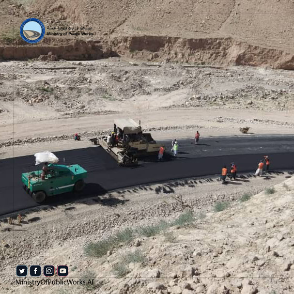 سرک حلقوی افغانستان: کار اعمار و ساختمان بخش اول سرک قیصار – لامان ۷۲ فیصد پیشرفت کاری دارد پروژه قیصار – لامان به طول مجموعی ۲۳۳ کیلومتر، تکمیل کننده سرک حلقوی افغانستان است که از ولایت بادغیس آغاز و به ولایت فاریاب ختم می گردد، دو بخش آن تحت کار قرار دارد.