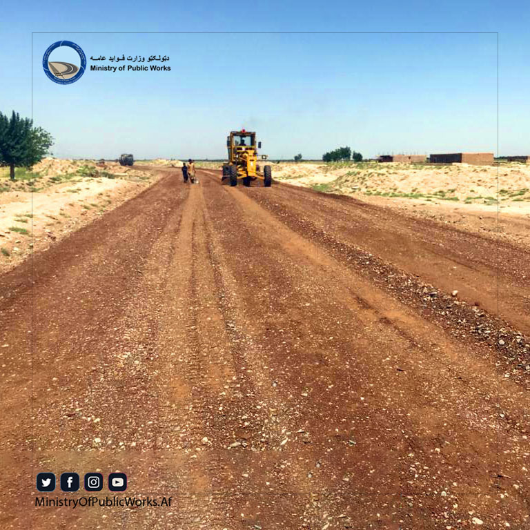 د هرات په ګذرې ولسوالۍ کې د سړک رغنیزې چارې ۴۷ سلنه پرمختګ لري