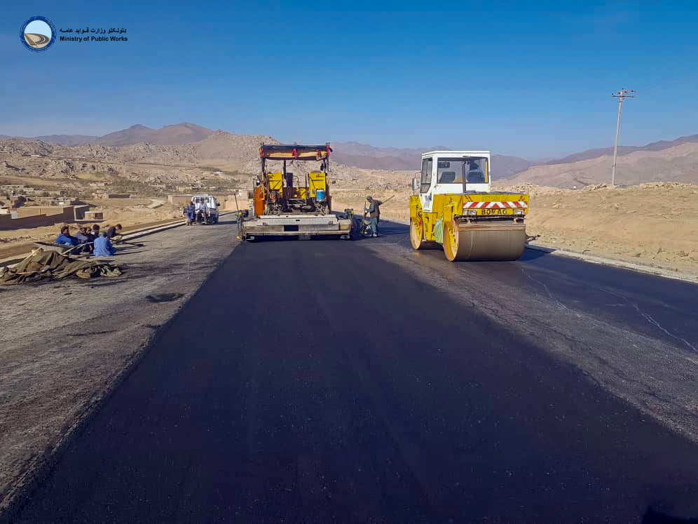 اعمار و ساختمان سرک های داخل شهر نیلی ولایت دایکندی ۴۷ فیصد پیشرفت کاری دارد