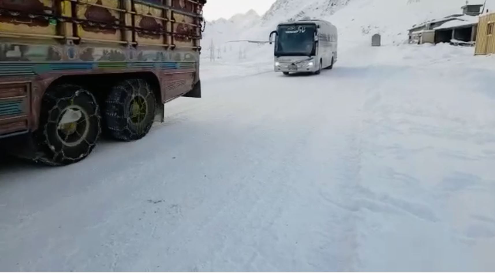 شاهراه سالنگ بروی وسایط تریلری مسدود می باشد