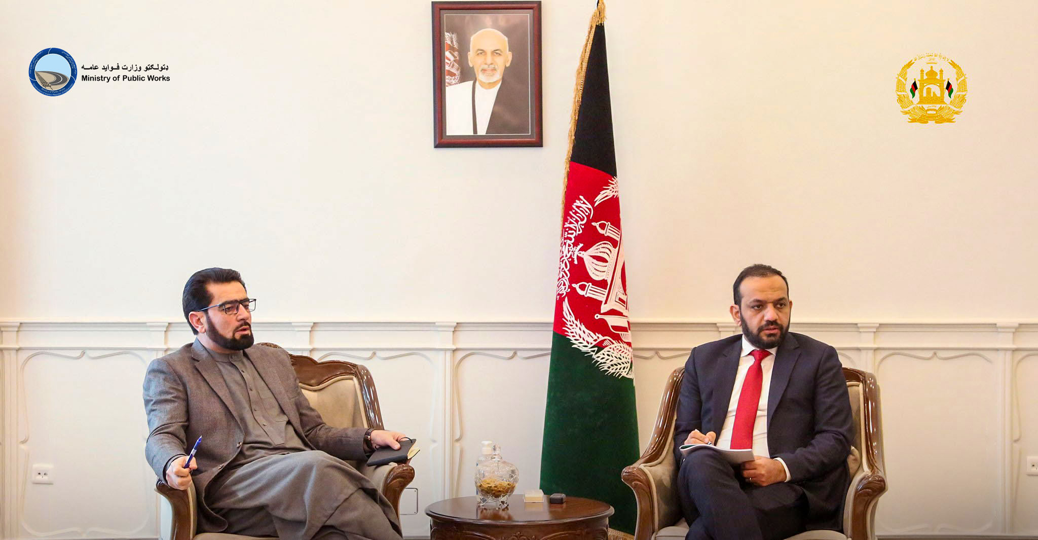وزیر فوایدعامه با سرپرست وزارت مالیه در مورد پروژه های مهم ملی بحث نمود