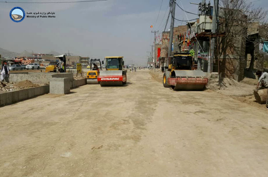 له ټانک لوګر تر چهل دوختران پورې د سړک رغنيزې چاري ۳۰ سلنه بشپړي شوې دي