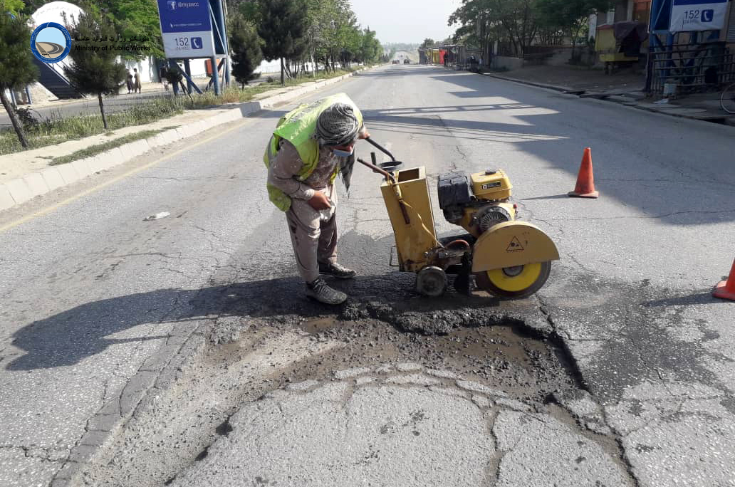 د کابل ـ پروان لویه لار ترمیم او بیارغول کیږي