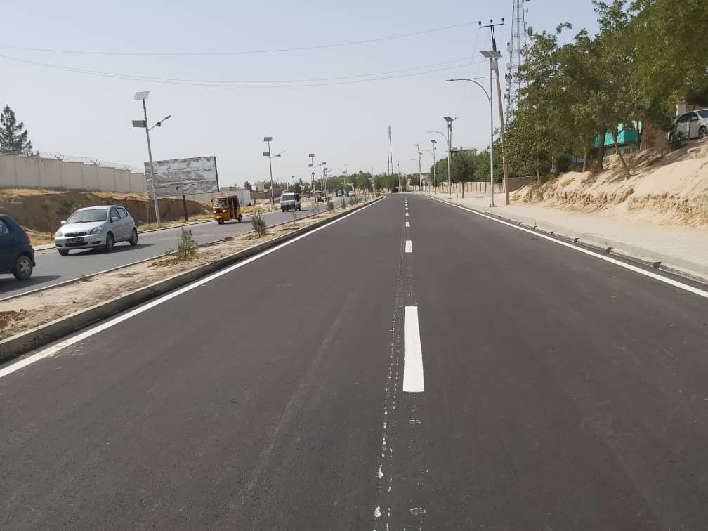 د کندوز له سر دورې بازار څخه تر هوايي ډګر پورې د سړک بې کیفیته برخې بیرته په اساسي ډول جوړیږي