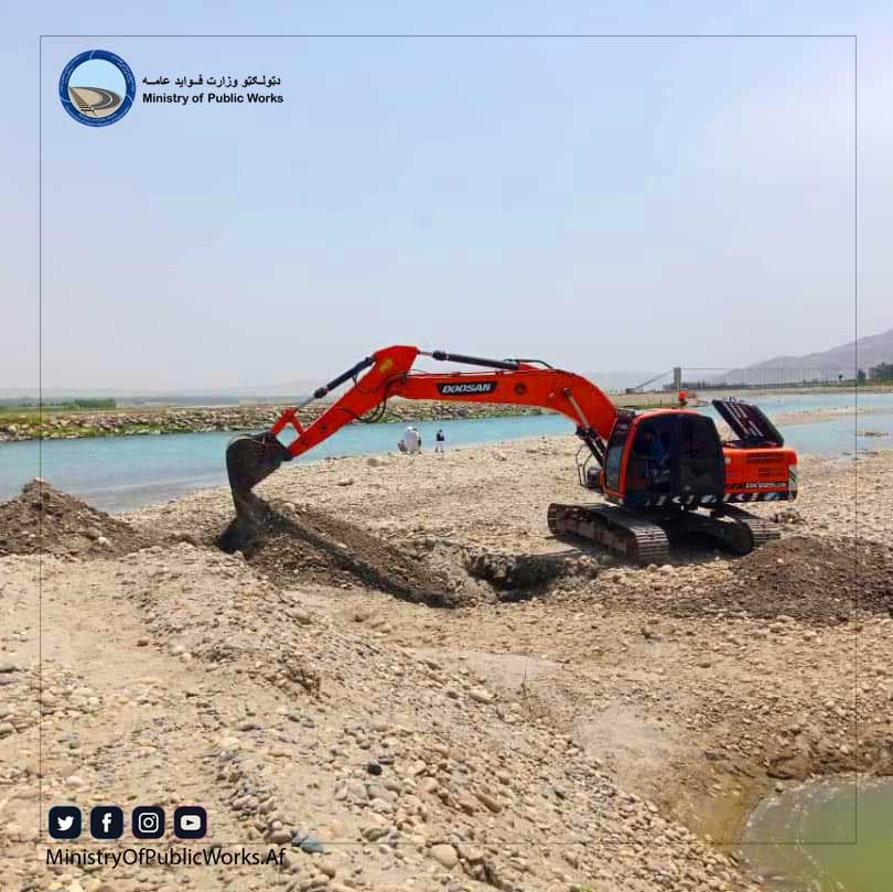 MoPW builds a 100-meter-long RCC bridge in the Qarghayi district of Laghman