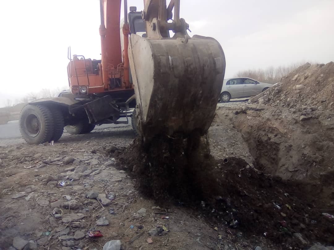 کندهار: د میوند ولسوالۍ ویجاړ شوي پُلګوټي بیارغول کیږي