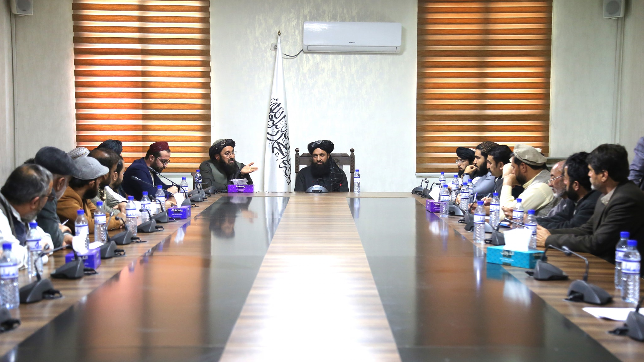 د قراردادي شرکتونو د مالي ستونزو د حل په موخه ناسته ترسره شوه