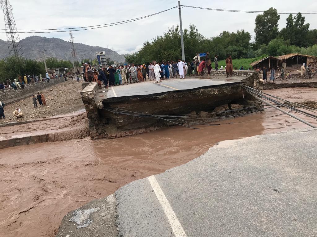 وروستني وروښتونه د بېلابېلو لارو د بندېدو لامل سوي دي
