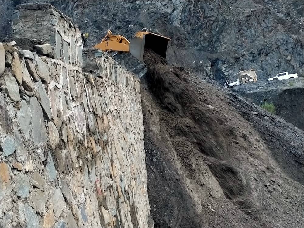 په بامیان او پکتیکا ولایتونو کې د بندو لارو د پاکولو کار دوام لري