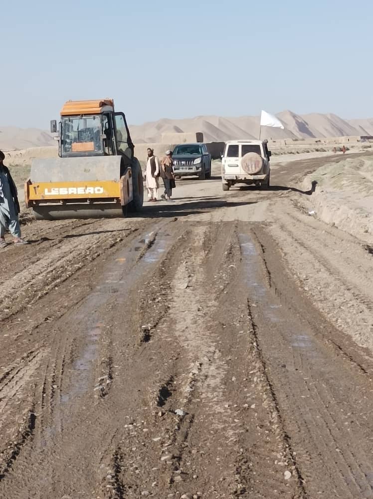 کارترمیم ۱۲ کیلومتر سرک در ولسوالي بالامرغاب بادغیس به جریان داردی