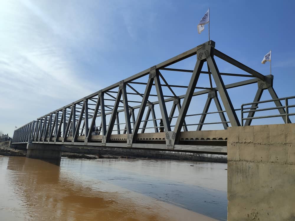 کار ترمیم و باز سازی یک پایه پُل فلزی در ولسوالی قلعه ذال ولایت کندز به ارزش بیش از ۴.۷ میلیون افغانی تکمیل و به بهره برداری سپرده شد