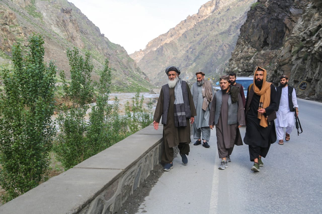 د ټولګټو وزارت سرپرست وزیر د پروژو د لیدني په موخه لغمان ولایت ته سفر وکړ