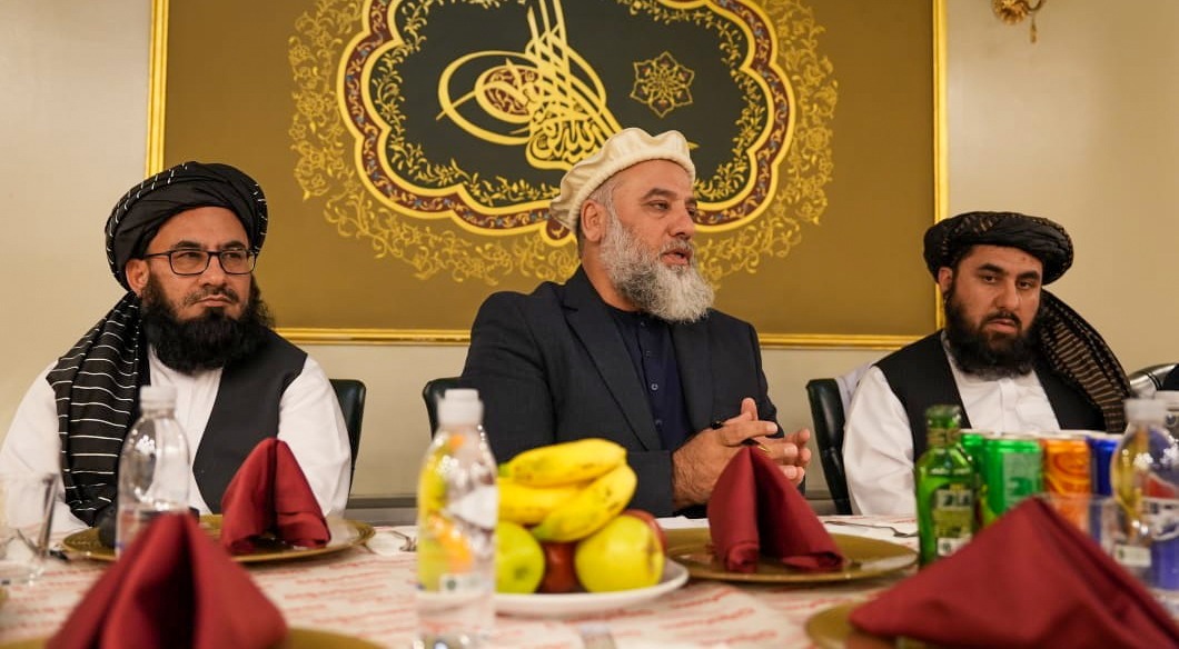 د ټولګټو وزارت د اوسپنيزې کرښې مرستيال په ترکيه کې له ميشتو افغان سوداګرو او پانګوالو سره وکتل