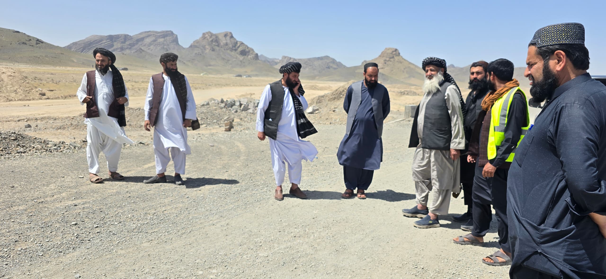 د ټولګټو وزارت سرپرست وزیر د کندهار ولايت تر کار لاندې پروژو څخه ليدنه وکړه 