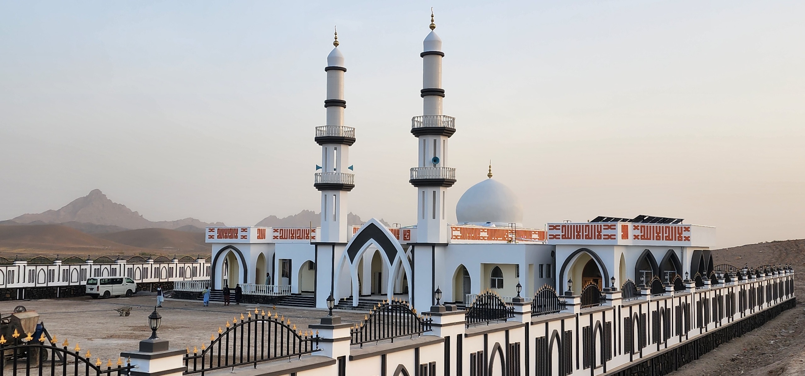 د کابل – کندهار لویې لارې اړوند د دامان ولسوالۍ مسجد کار بشپړ شوی او په نږدې راتلونکي کې به ګټې اخیستنې ته وسپارل شي
