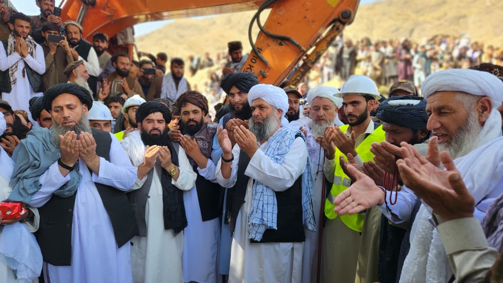 په کاپیسا ولایت کې د ۱۳.۷ کیلومتره سړک د رغونۍ چارې د ۳۹۲ میلیونه افغانیو په ارزښت پیل شوې