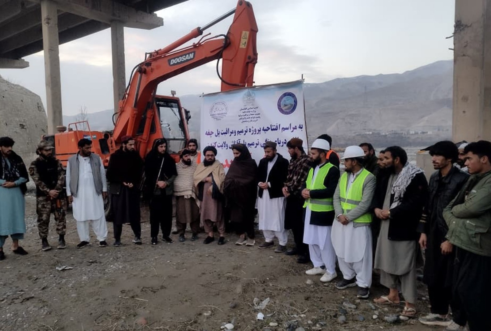 په کندز ولایت کې د دوو پایو پلونو د ترمیم او بیارغونې چارې د څه باندې ۱۲ میلیونه افغانیو په ارزښت  پیل شوې