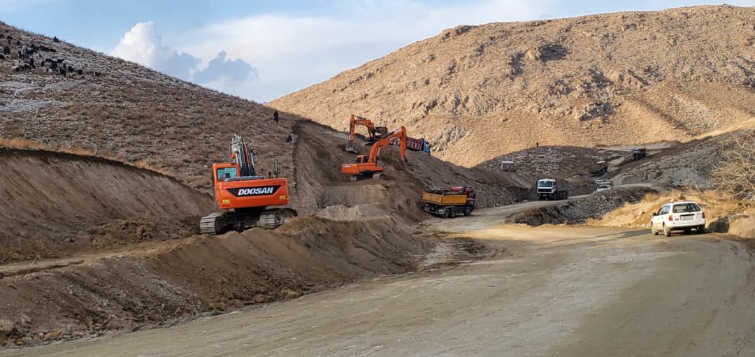 د شاه ولي کوټ – ترینکوټ ۲۴ کیلومتره سړک رغنیزې چارې جریان لري