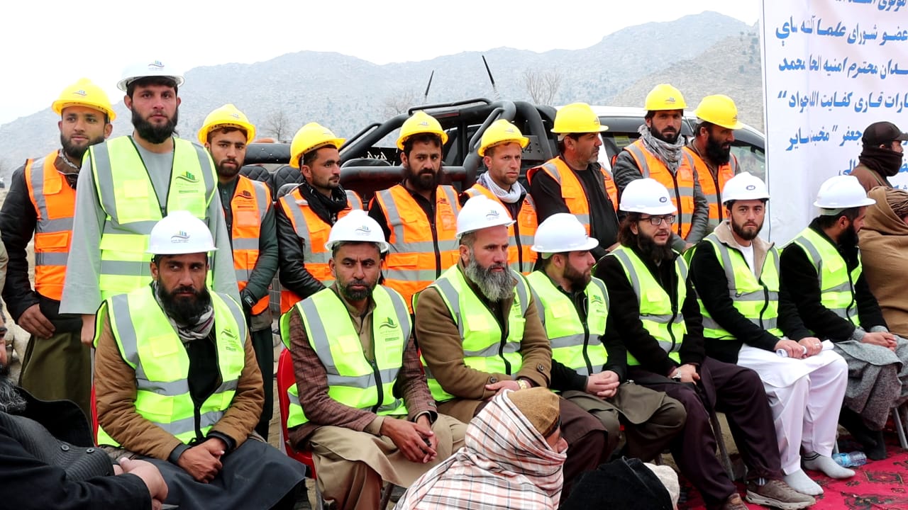 د کاپیسا ولایت د اله‌سای ولسوالۍ د سړک د رغونې چارې د څه باندې ۶۴۹ میلیونه افغانیو په ارزښت پیل شوې 