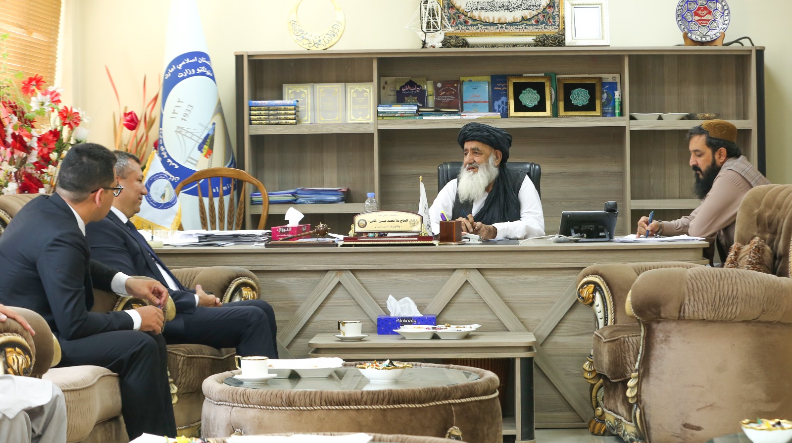 د ټولګټو وزارت وزیر په کابل کې د ترکمنستان هېواد له سفیر سره وکتل