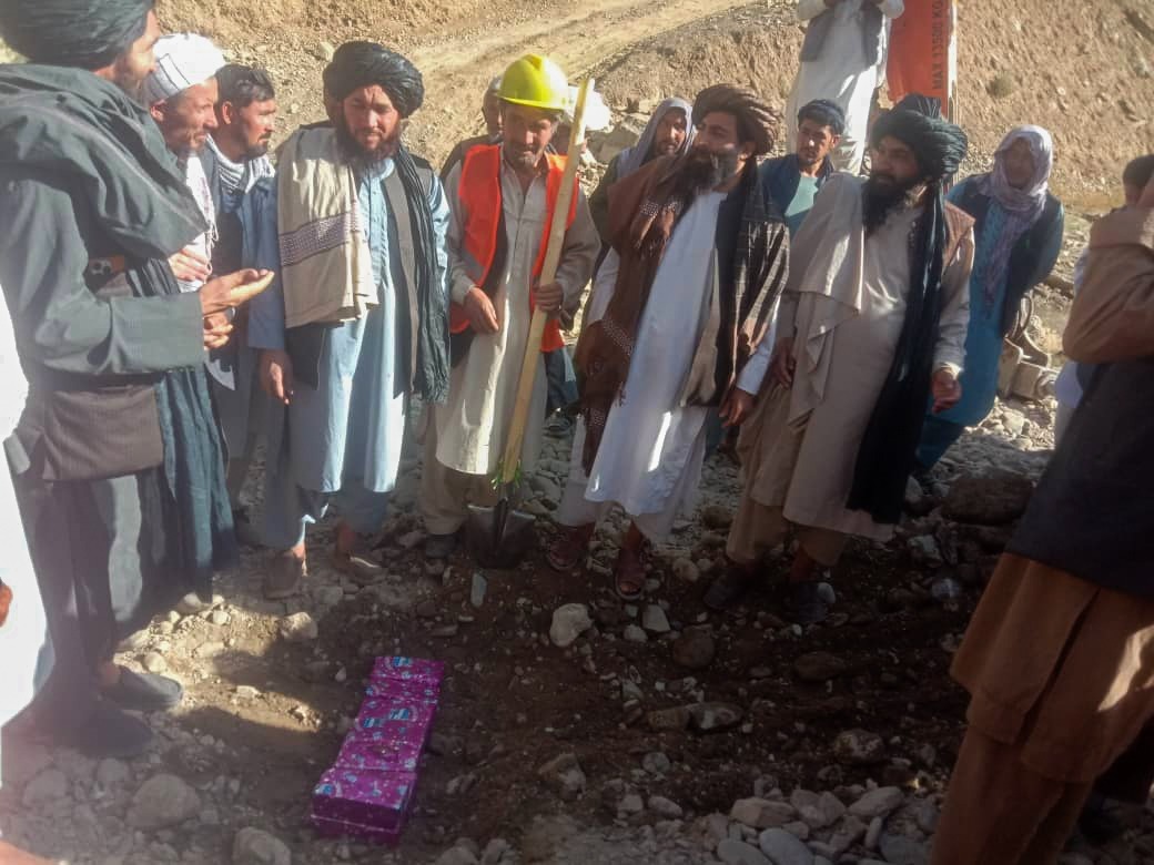 په دایکندي ولایت کې د یوه پایه پل د جوړولو چارې د څه باندې ۱۶ میلیونه افغانیو په ارزښت پیل شوې
